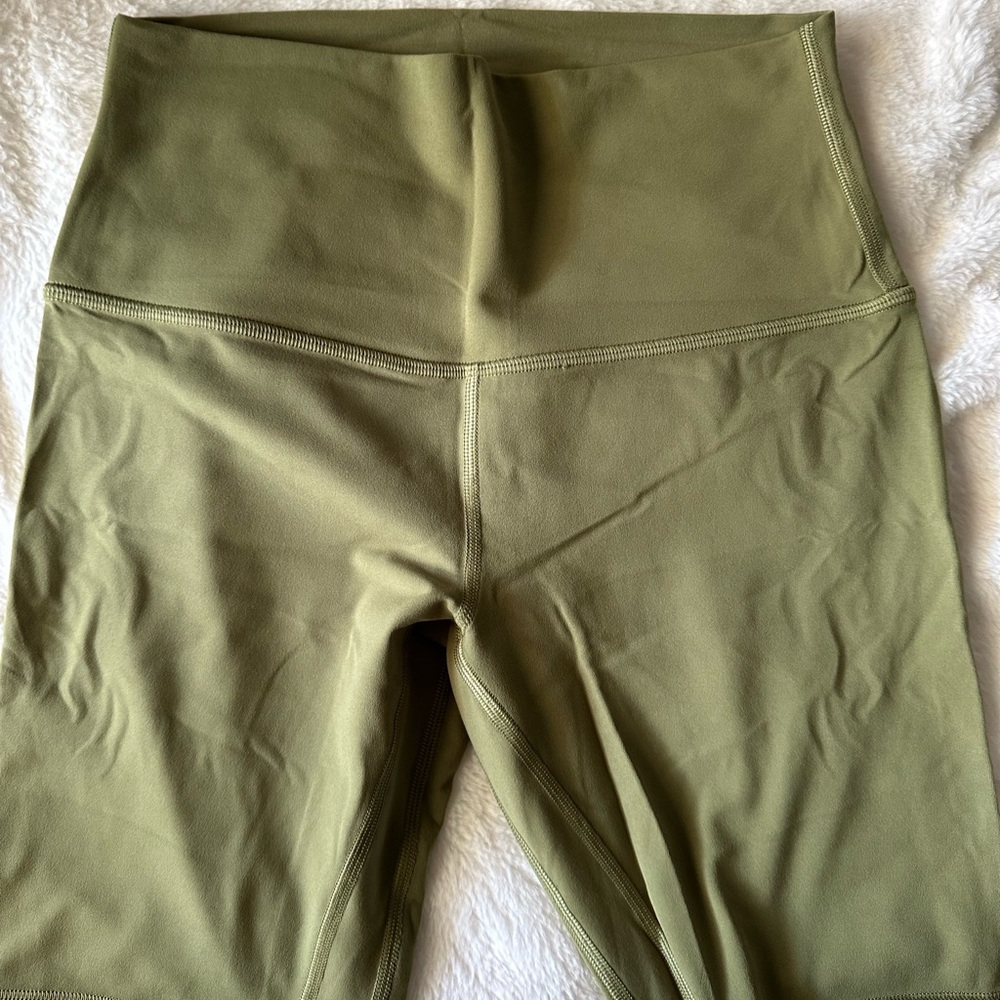 Lululemon bronze green align shorts